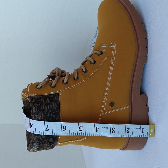 DKNY Miles Yellow Combat Moto Ankle Boots Faux Suede Lace-Up Size 8.5 - Picture 12 of 12